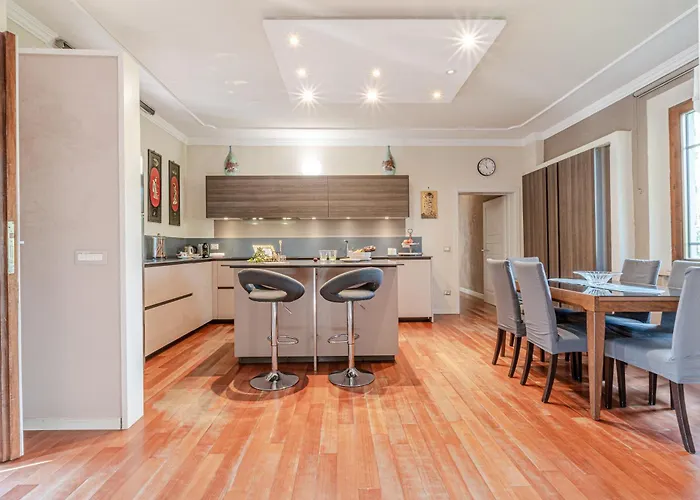 Piccolomini * سيينا